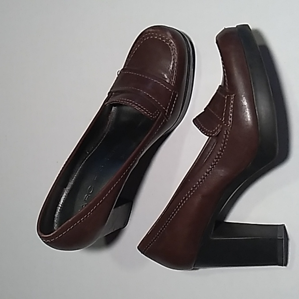 Womens Marc Fisher Persuade Leather Loafer Heels Brown 6M